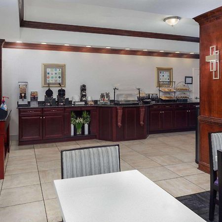 La Quinta By Wyndham Savannah Airport - Пуулър Екстериор снимка