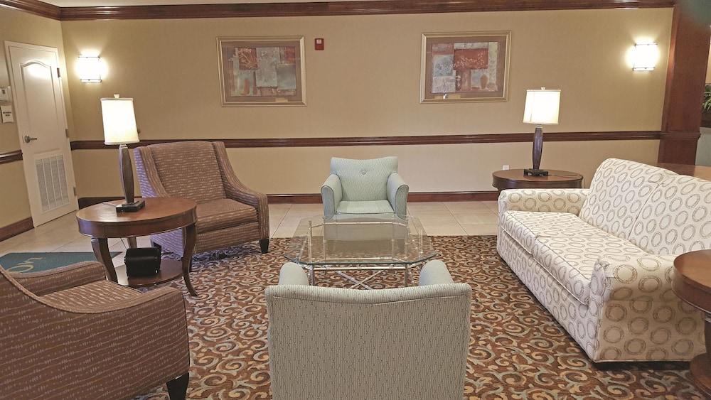 La Quinta By Wyndham Savannah Airport - Пуулър Екстериор снимка