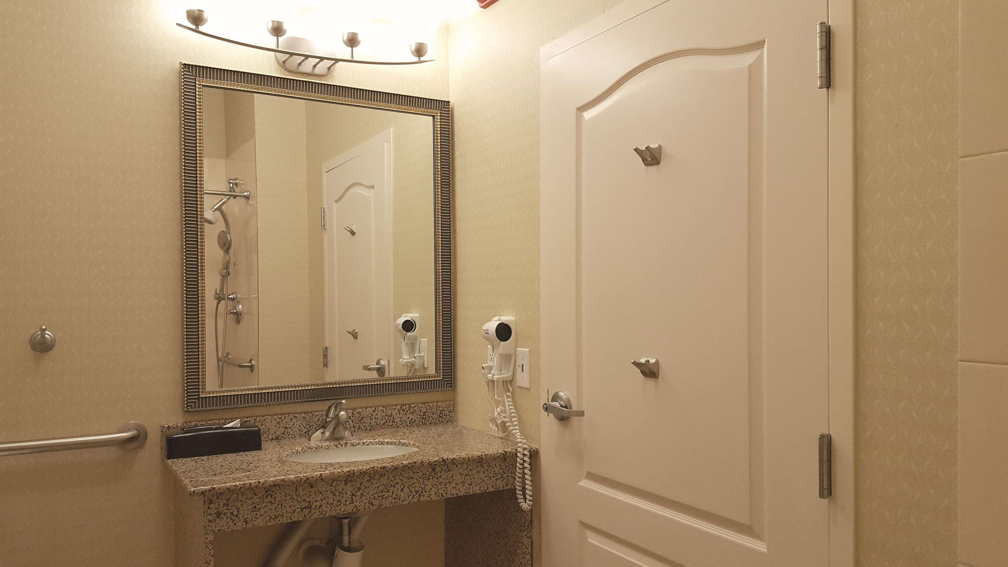 La Quinta By Wyndham Savannah Airport - Пуулър Екстериор снимка