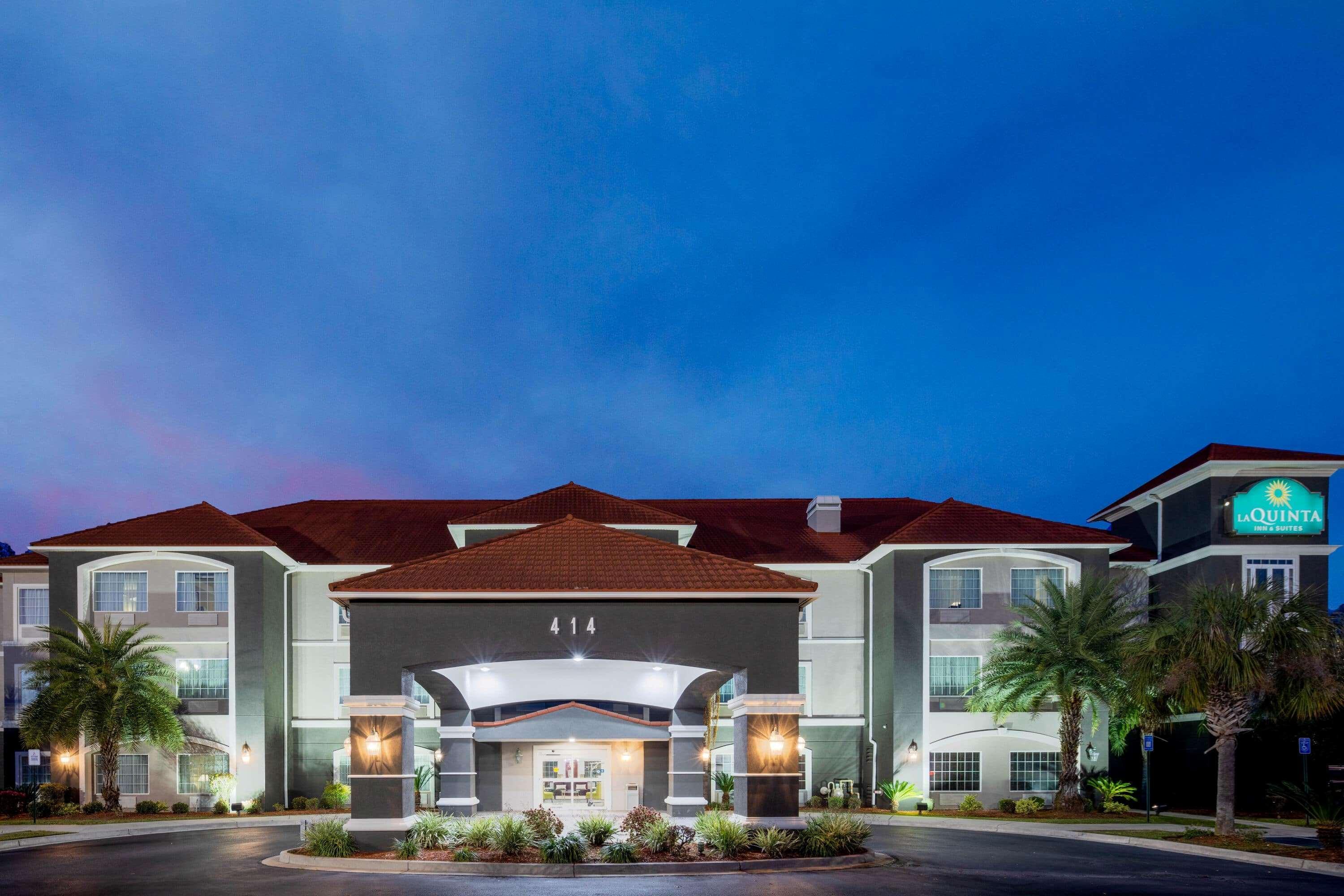 La Quinta By Wyndham Savannah Airport - Пуулър Екстериор снимка