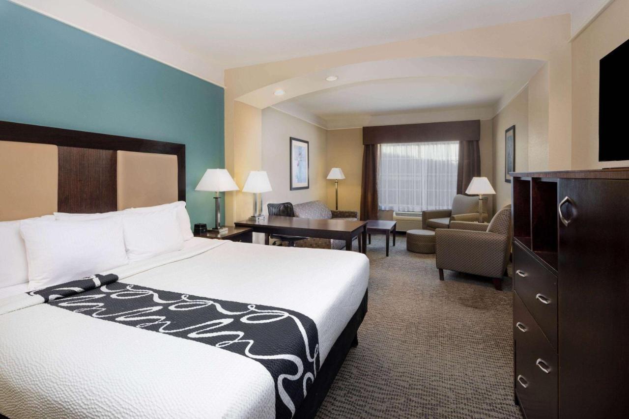 La Quinta By Wyndham Savannah Airport - Пуулър Екстериор снимка