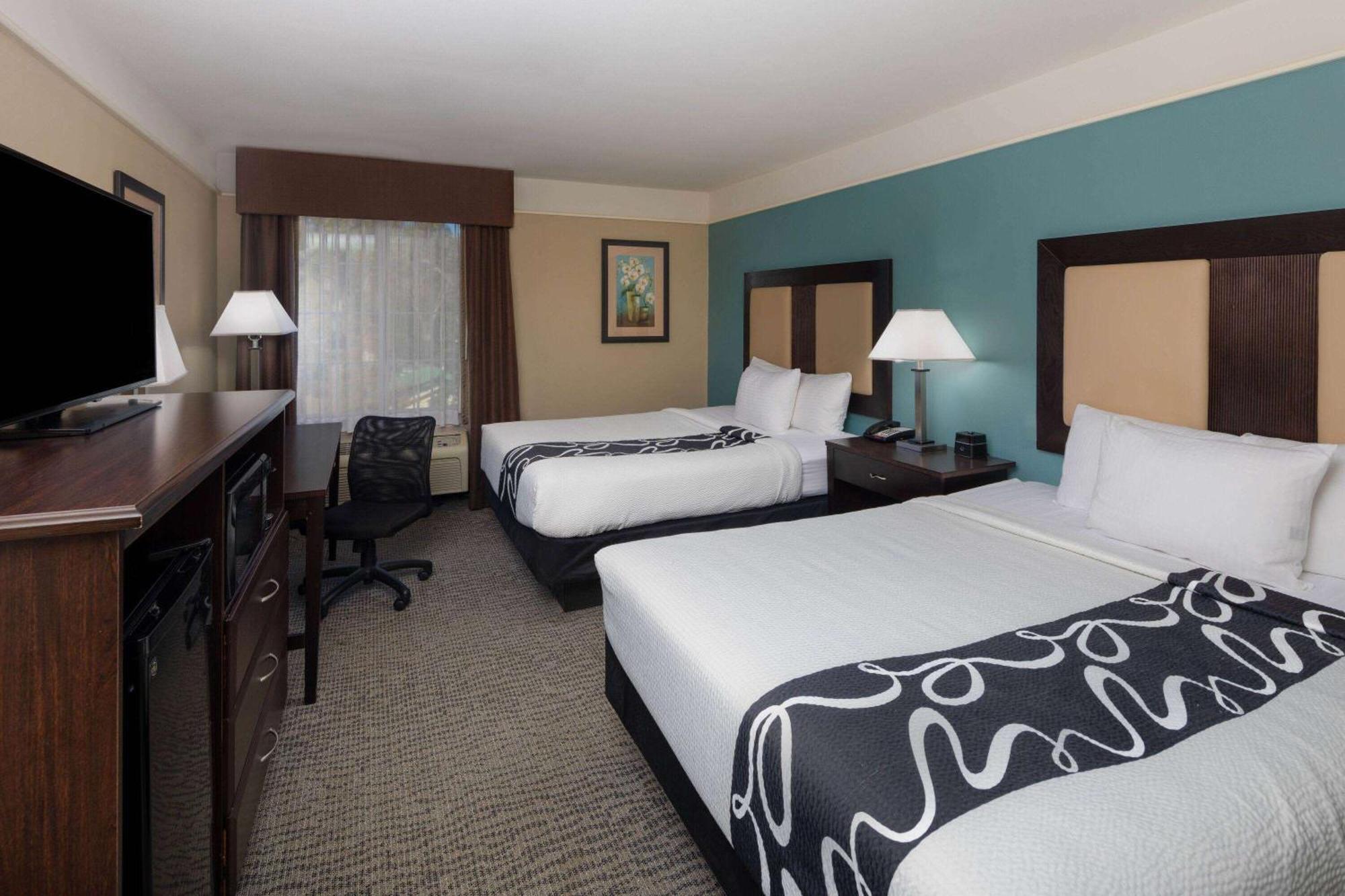 La Quinta By Wyndham Savannah Airport - Пуулър Екстериор снимка